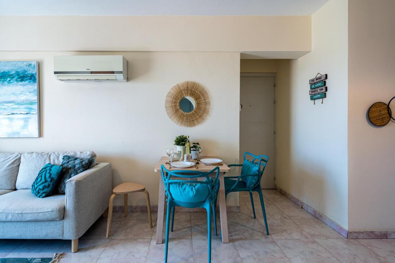 Sunny 2-Br Apartment In Mackenzie Larnaca Esterno foto